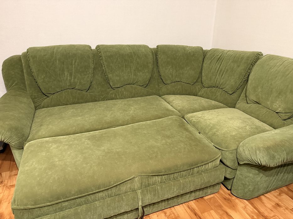 Продам диван кутовий 2-спальний Ізюм центр