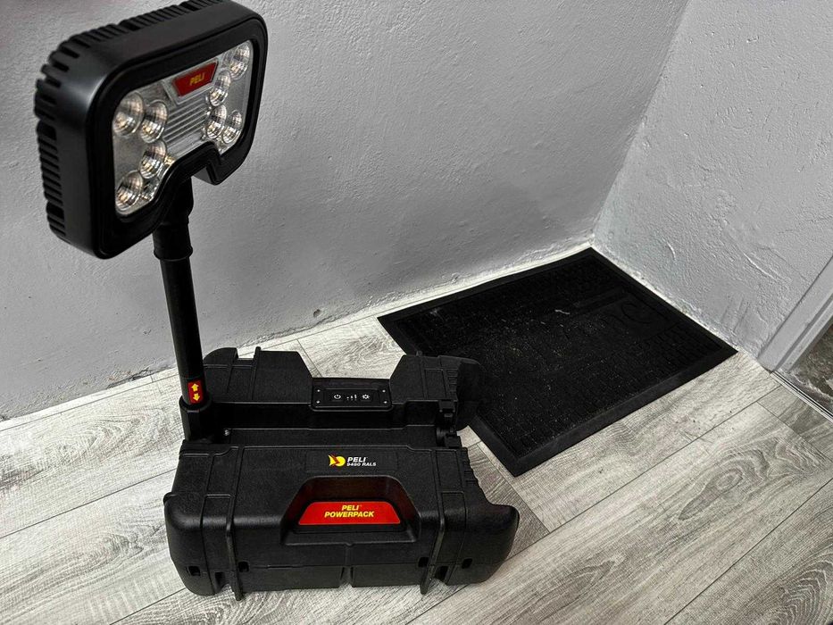 Maszt oświetleniowy RALS PELI 9480 - kolor czarny