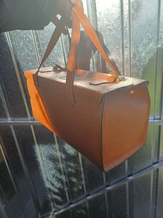 Torba neseser apteczka PRL-u staroć zabytek skórkowa