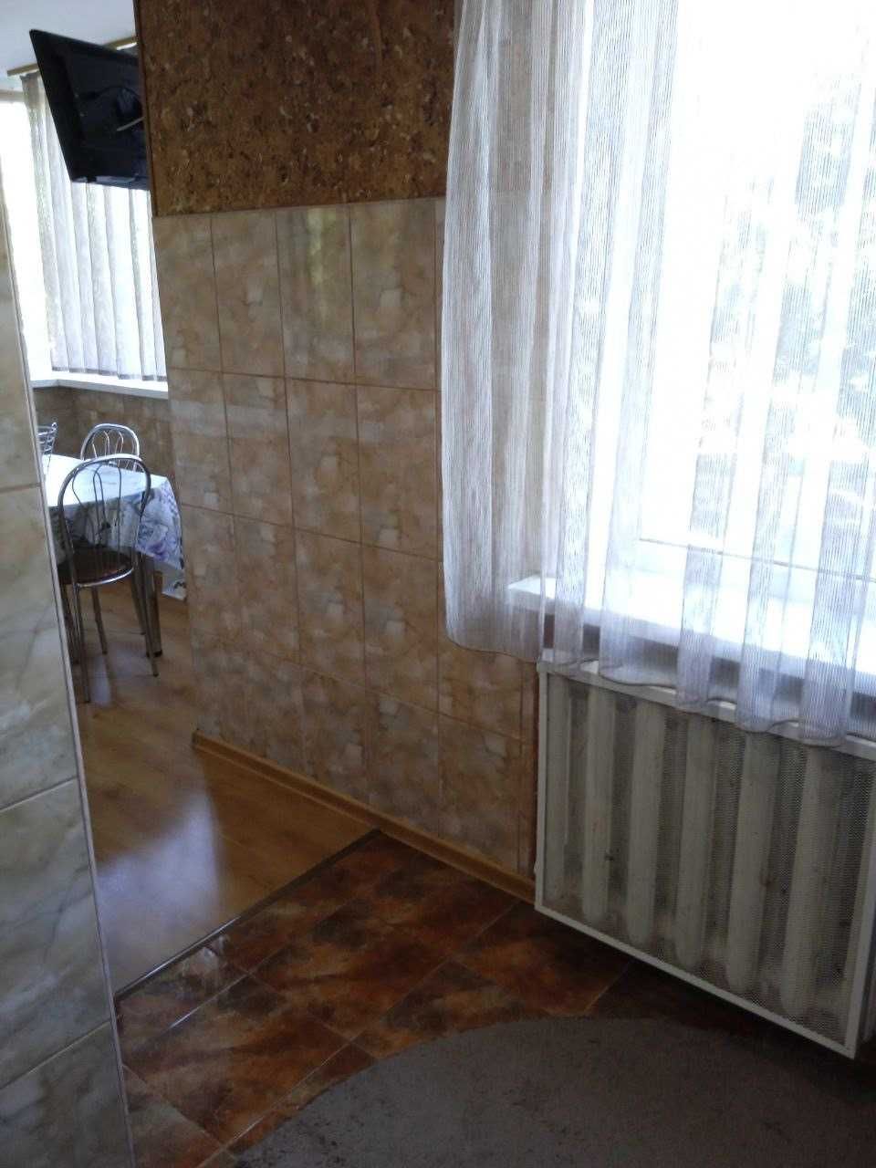 Продам 4-х кімн.квартиру з ремонтом на Руській