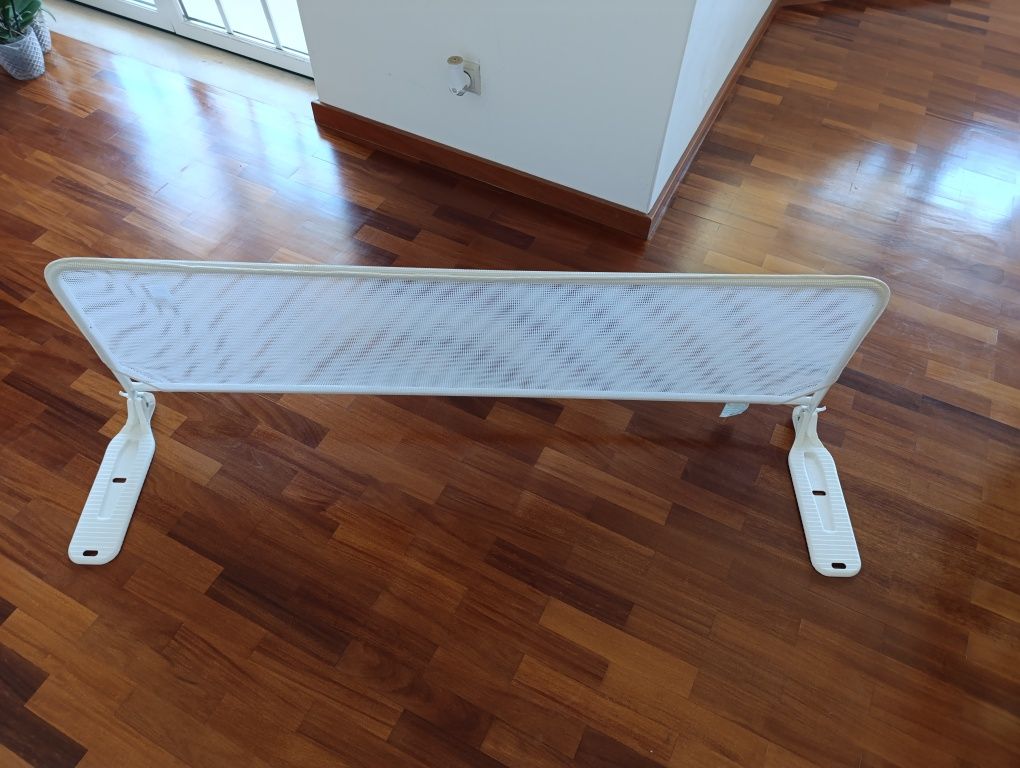 Grades / Barreira para cama bebé