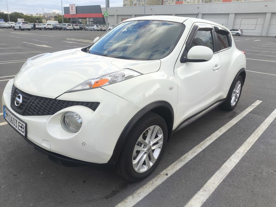 Продам Nissan Juke 1.6 turbo SV AWD 2011