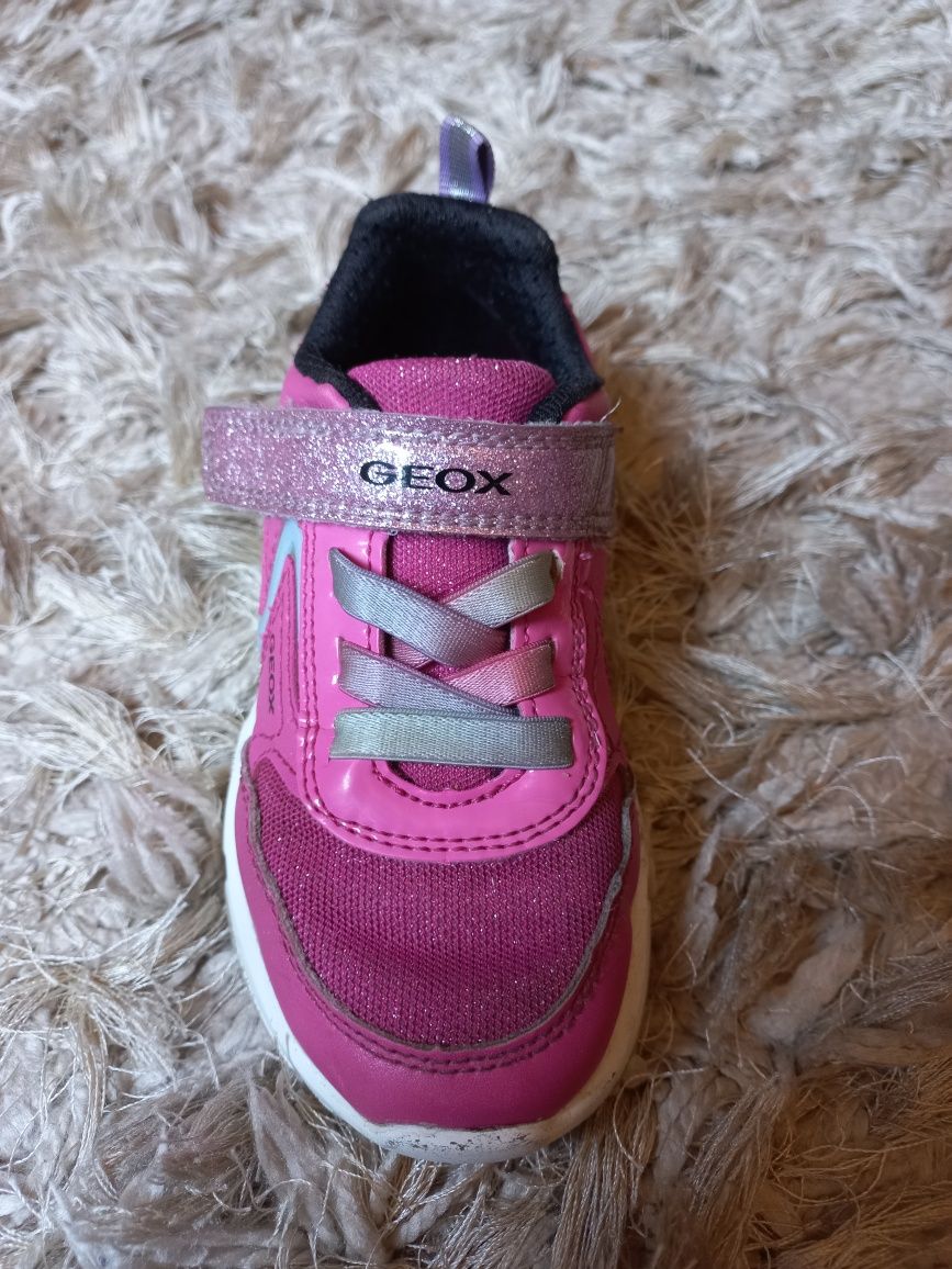Buty Sneakersy Geox dla dziewczynki różowe 26 brokat, migające diody