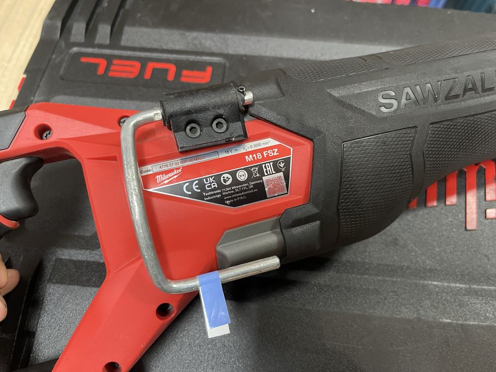 Milwaukee M18 FSZ (2821-20) / безщіткова шабельна пила Мілвокі