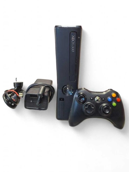Konsola Xbox 360 S 250 GB + pad
