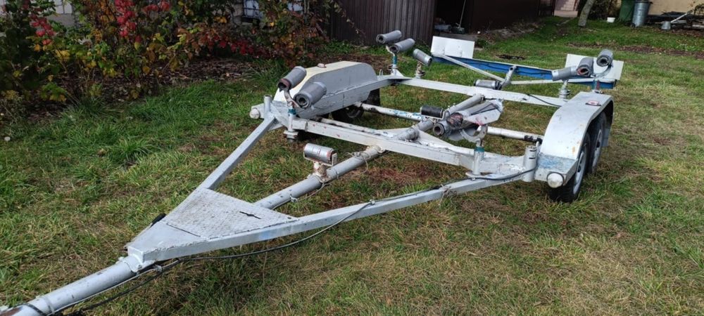 Przyczepa podłodziowa dwuosiowa 2000 DMC