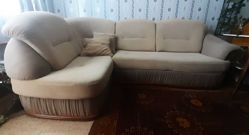 Бежевый мягкий уголок с креслом Германия бук