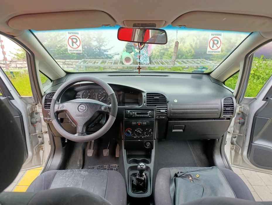Авто Opel Zafira A
