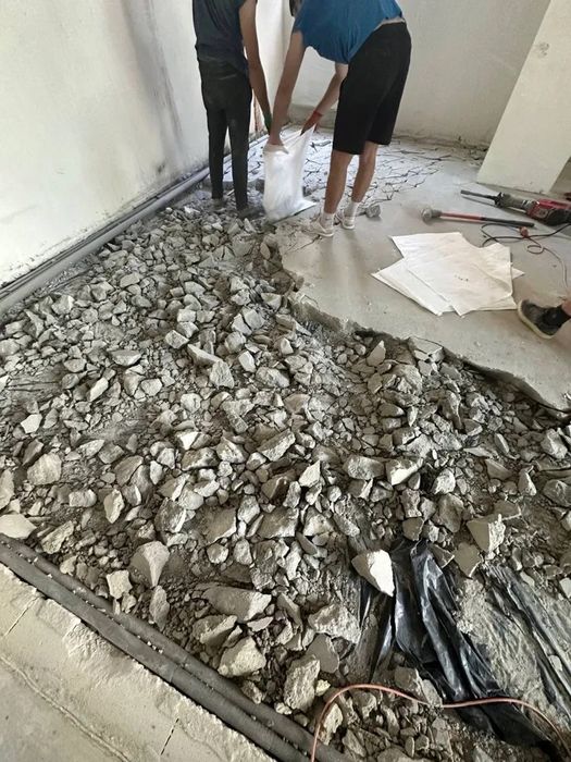 Демонтаж плитки ,стяжки ,дверей квартир,офісів