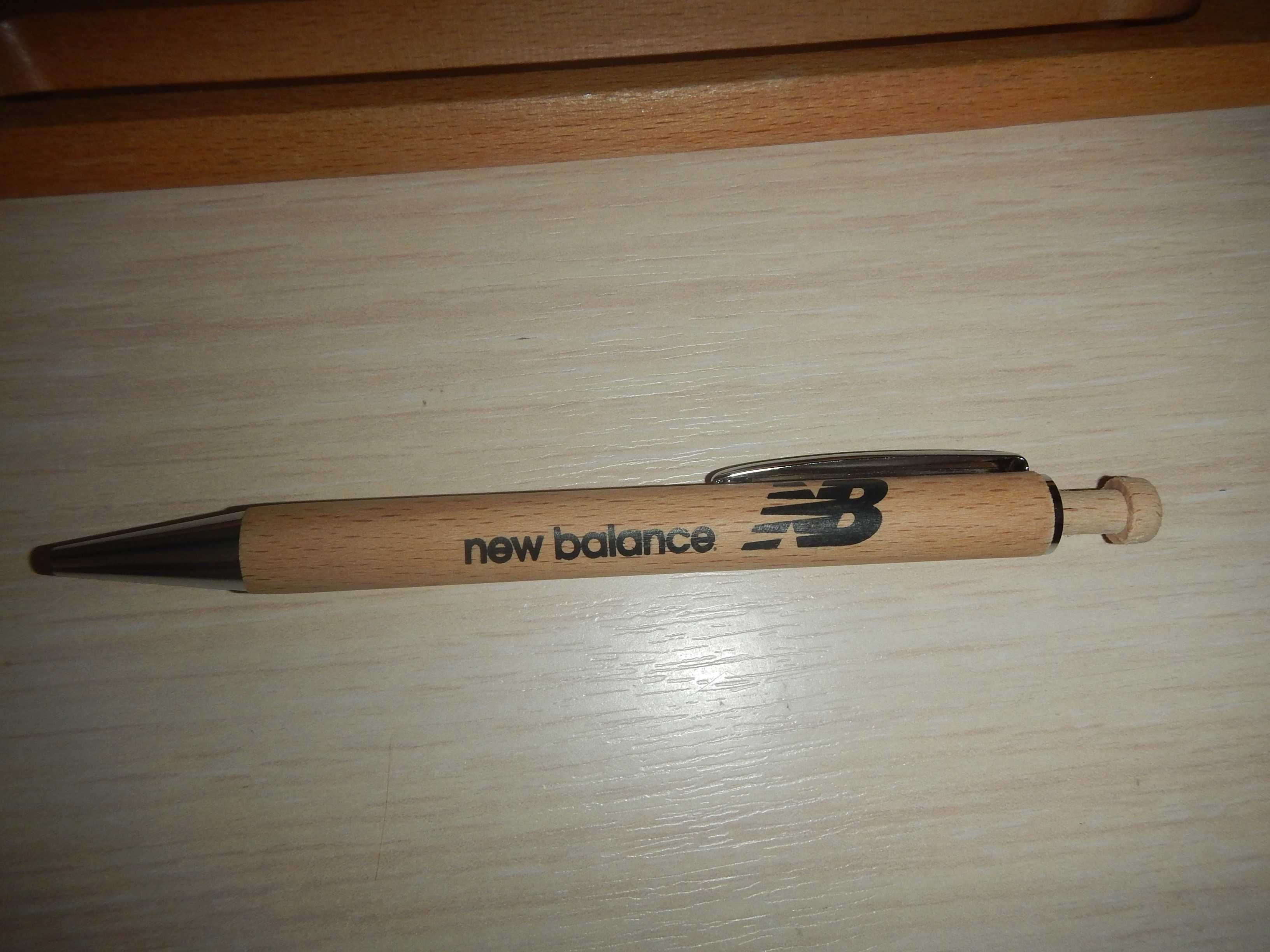 ручка в футляре дерево New Balance
