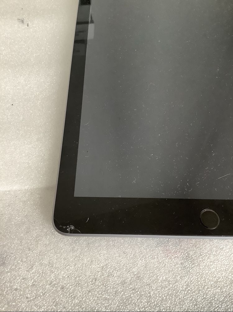 Apple ipad 6  A1893