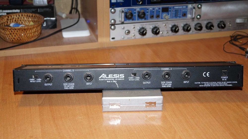Компрессор / Гейт Alesis 3630