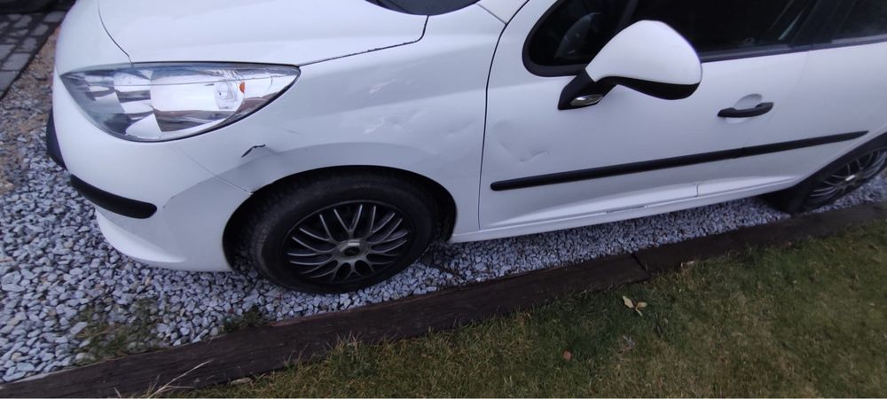 Peugeot 207 1.4 HDI biały