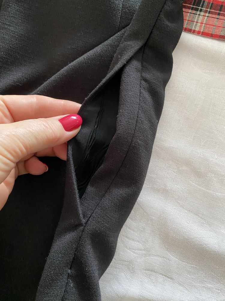 Elegancka mala czarna na podszewce
