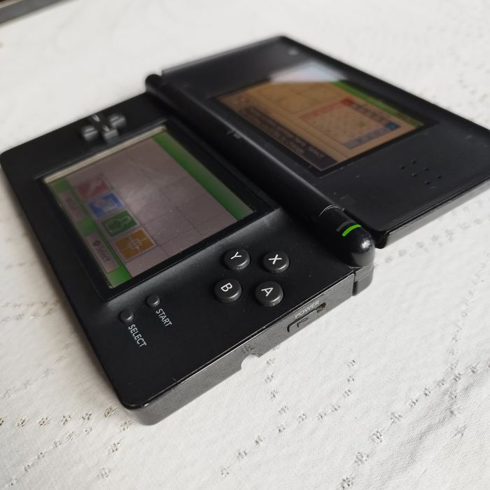 Nintendo DS Lite