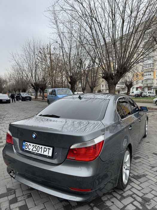 BMW E60.