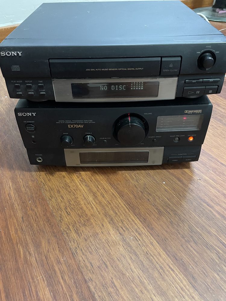 Amplificador de áudio Sony em bom estado
