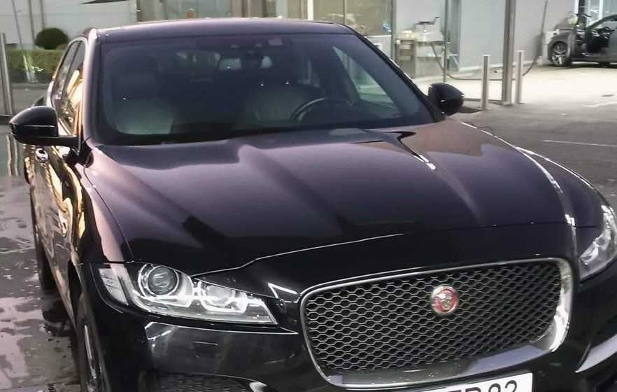 Jaguar F Pace em excelente estado interior e pintura
