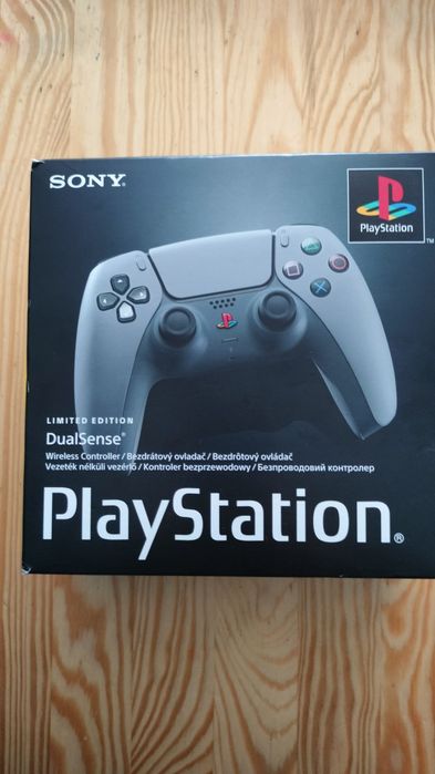 Pad do ps5 na 30lecie PlayStation