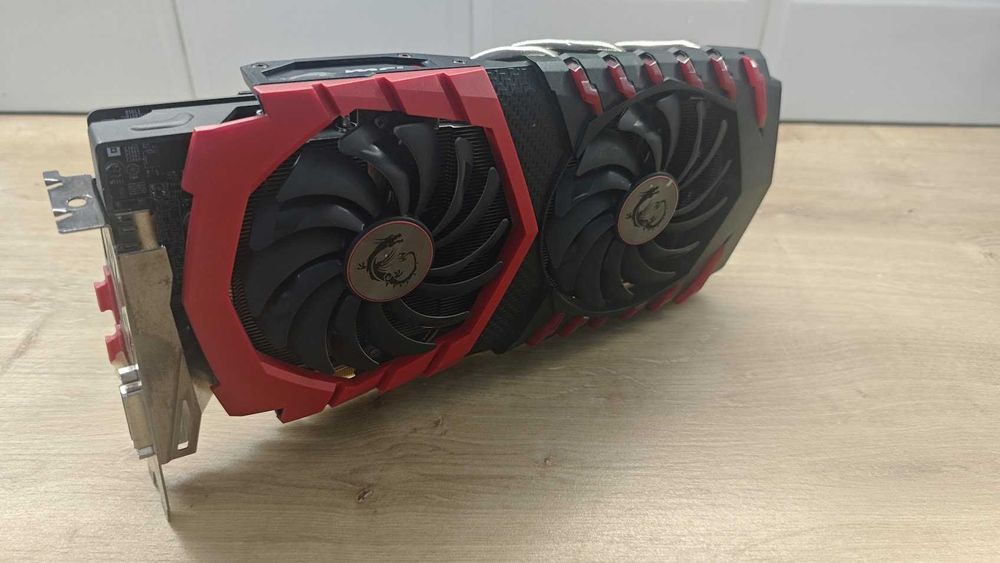 MSI RX 480 GAMING X 8 GB потужyжніше 470, тиха та досить крута.