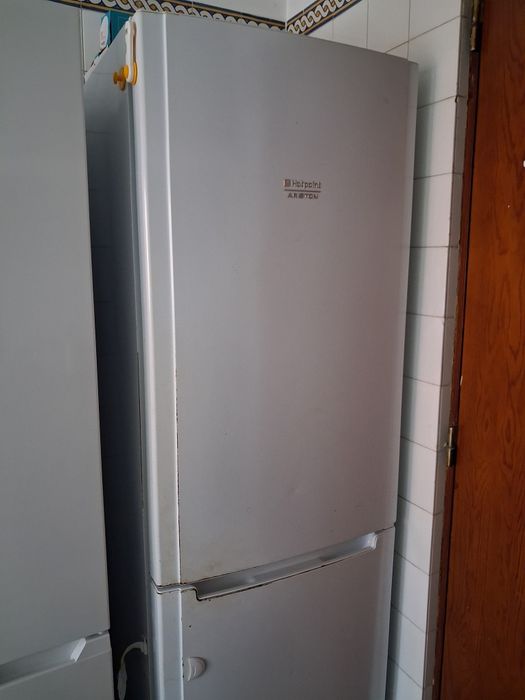 Frigorífico Hotpoint (Ariston) usado, Funcionando