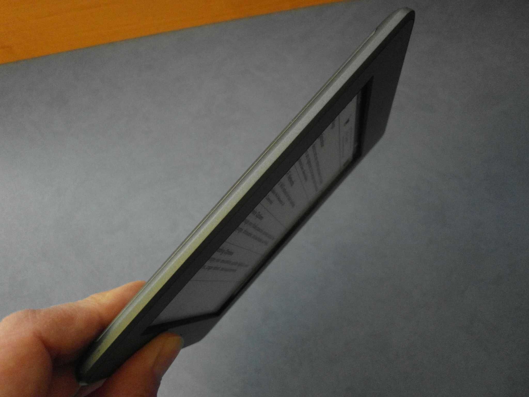 Сенсорна Amazon Kindle повністю робоча