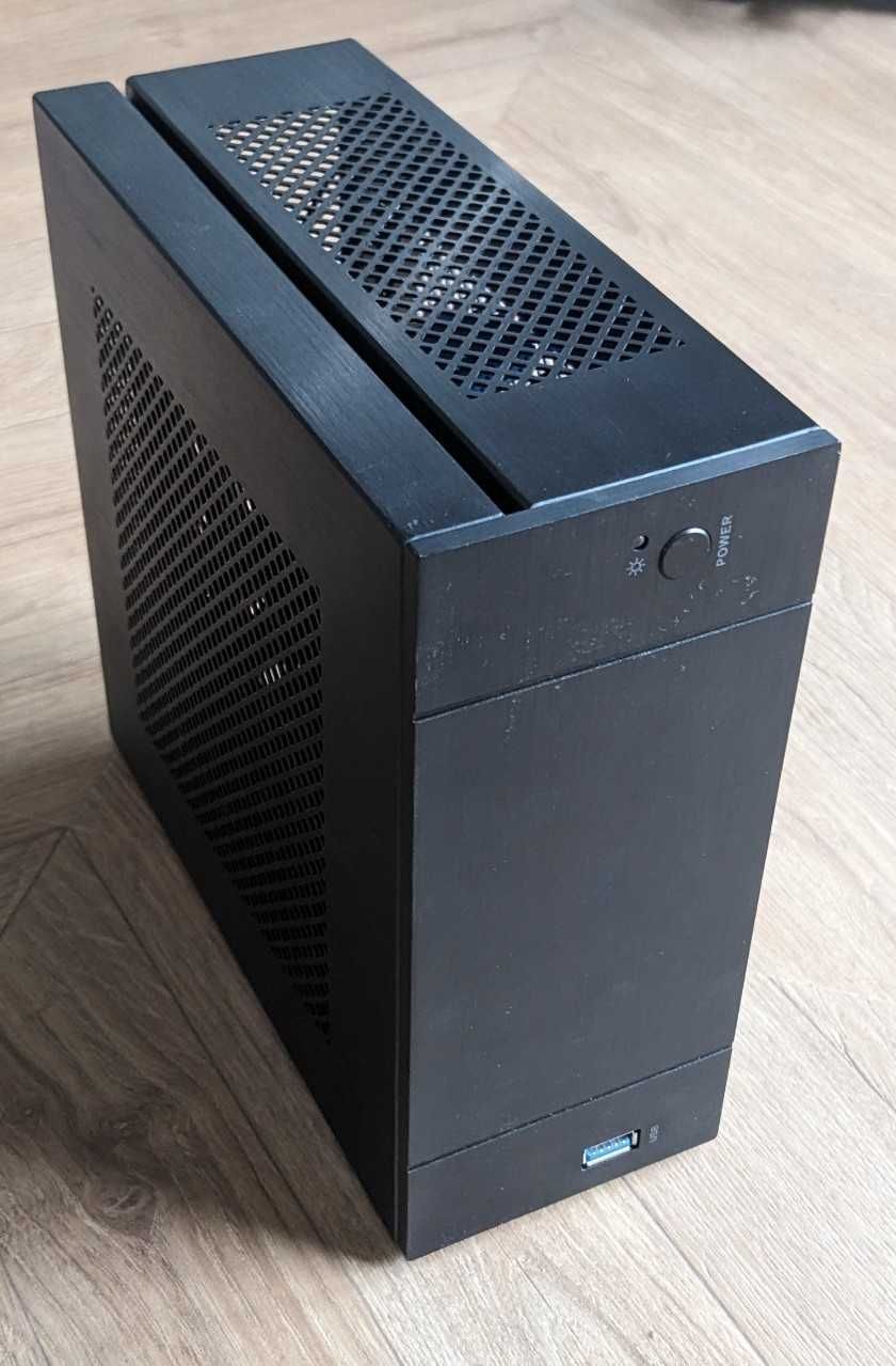 Obudowa mini ITX - LC Power LC-1540mi z zasilaczem 120W w zestawie