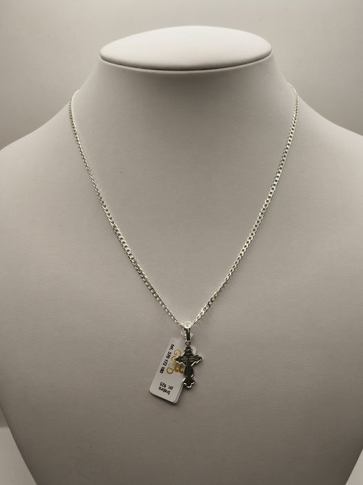 Srebrna zawieszka Krzyżyk