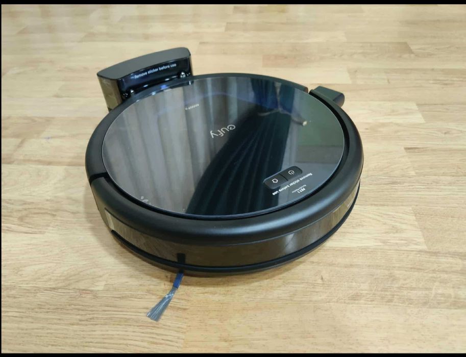 Eufy G50 – hybrydowy robot sprzątający 2 w 1 z mopowaniem.