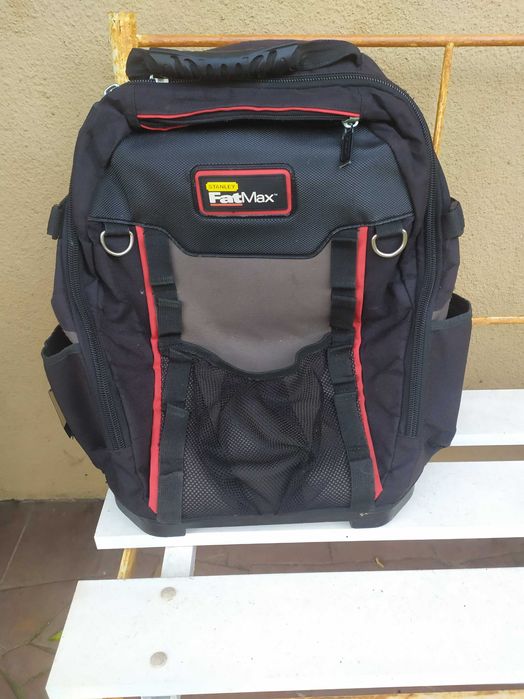 Duas mochilas Stanley FastMax em bom estado