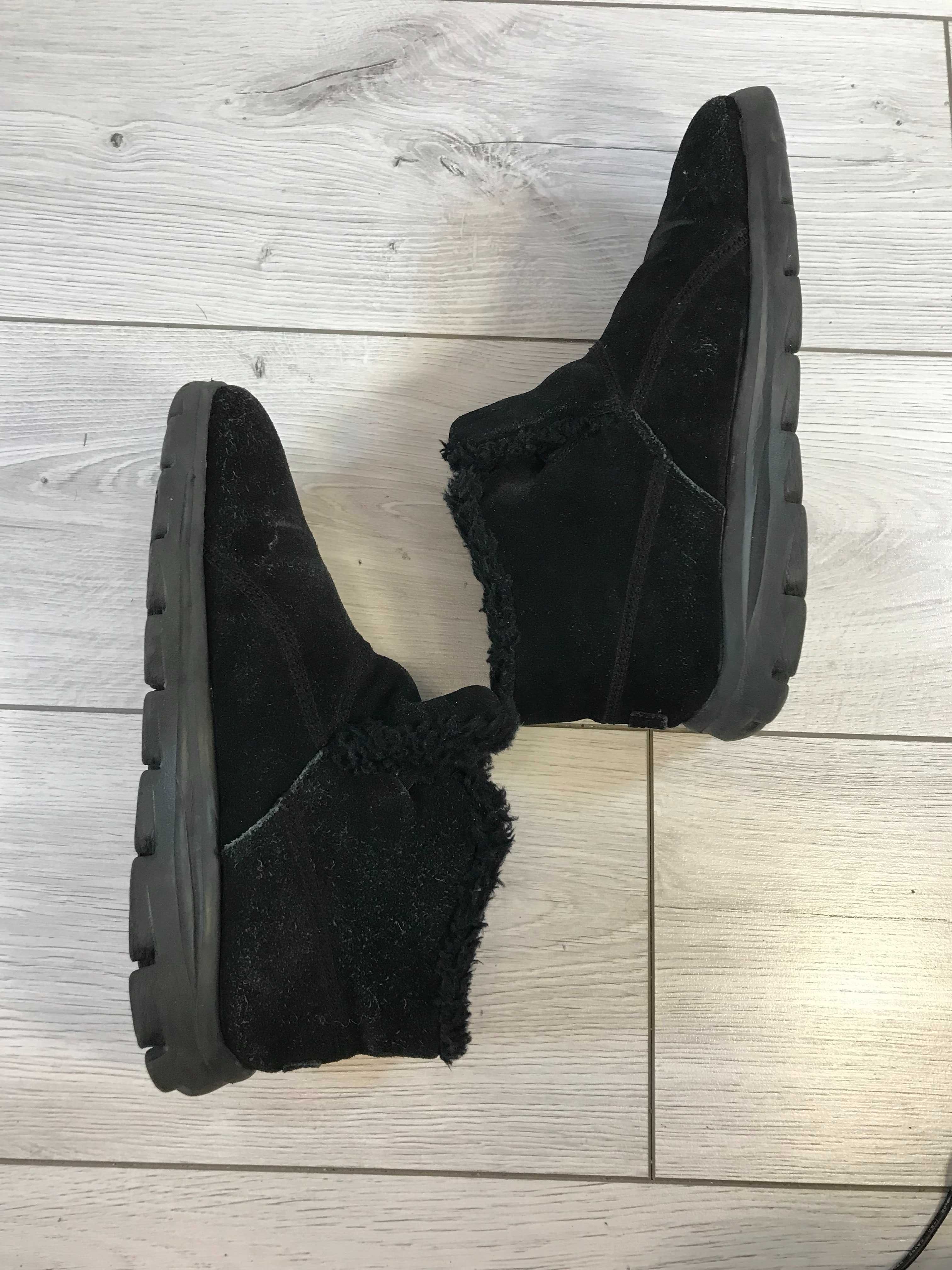 Buty zimowe Skechers Chugga rozm. 39 ocieplane