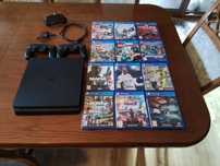 Sprzedam ps4 Slim z dwoma padami i grami.