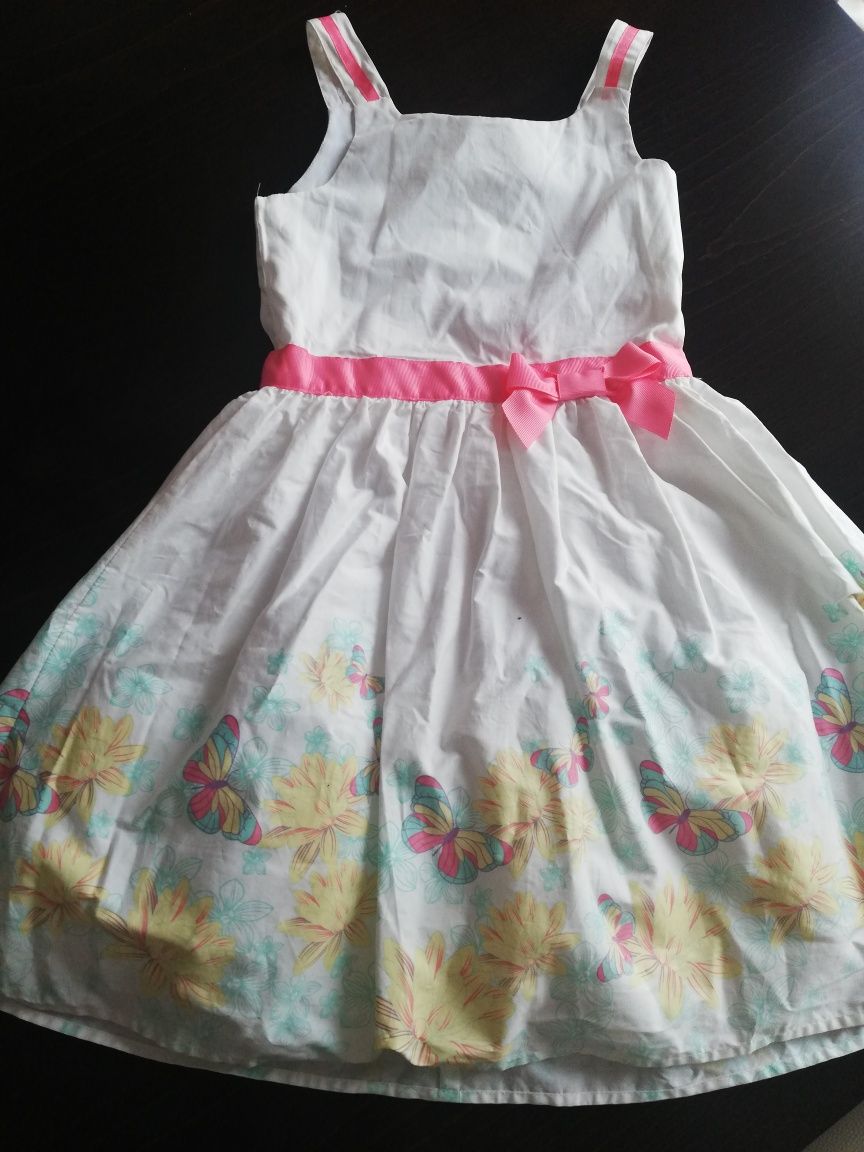 Nowa sukienka dziewczęca 140