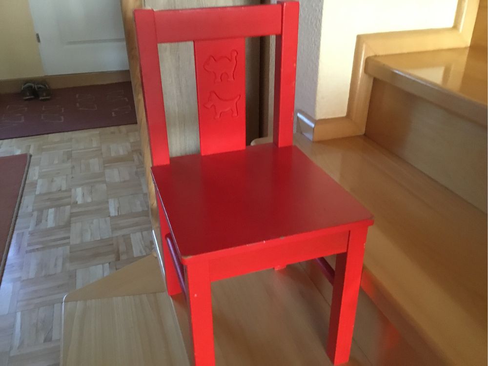 Sprzedam drewniane krzesełko dla dzieci