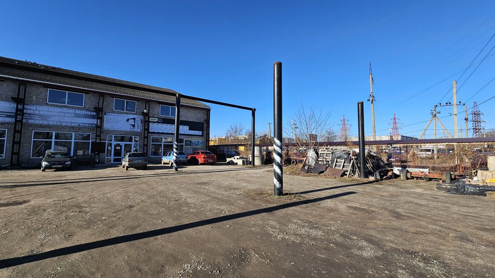 Продам діючу базу будівельних матеріалів  вул.Героїв України