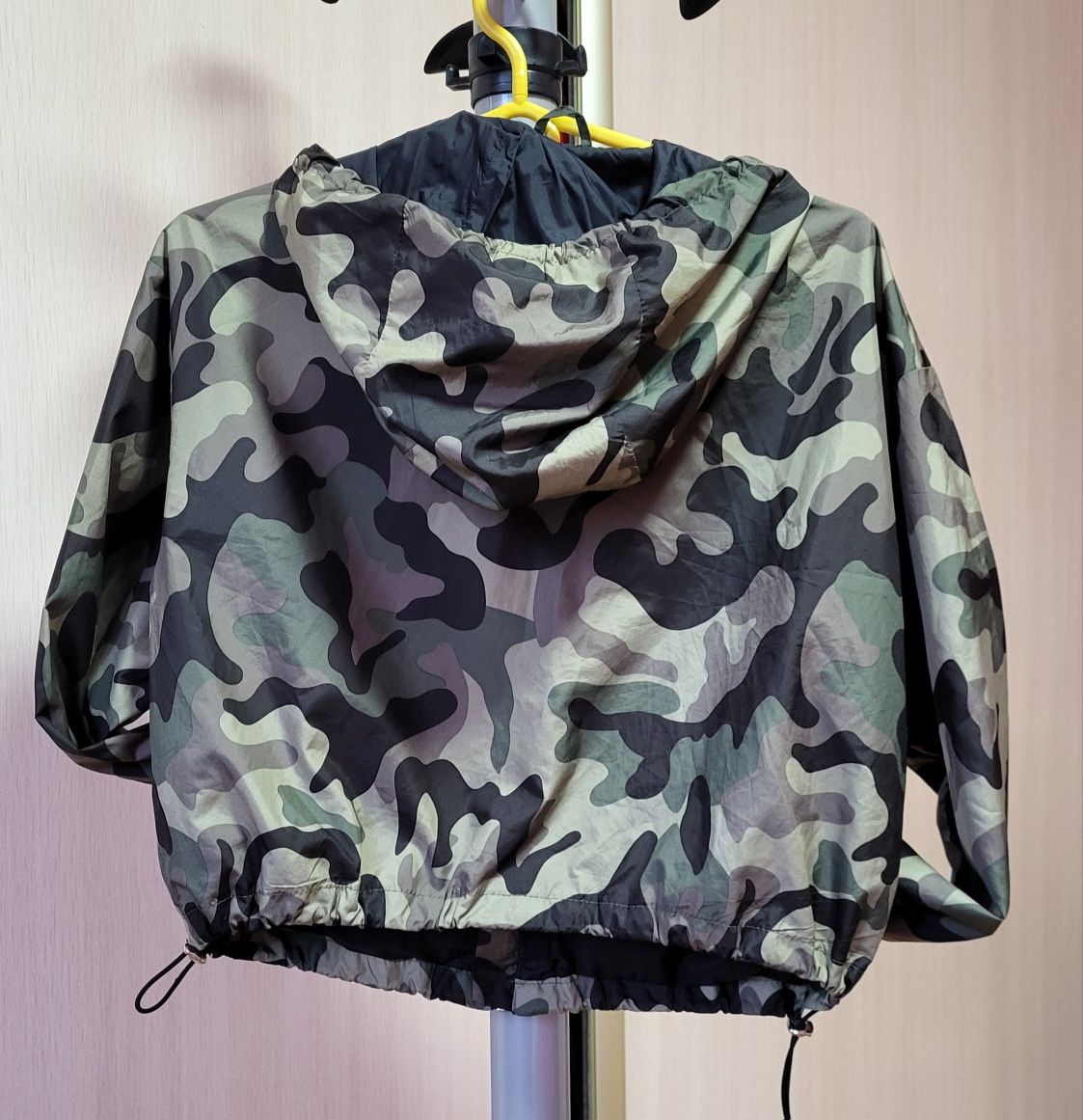 Kurtka  cienka przejsciówka Bershka