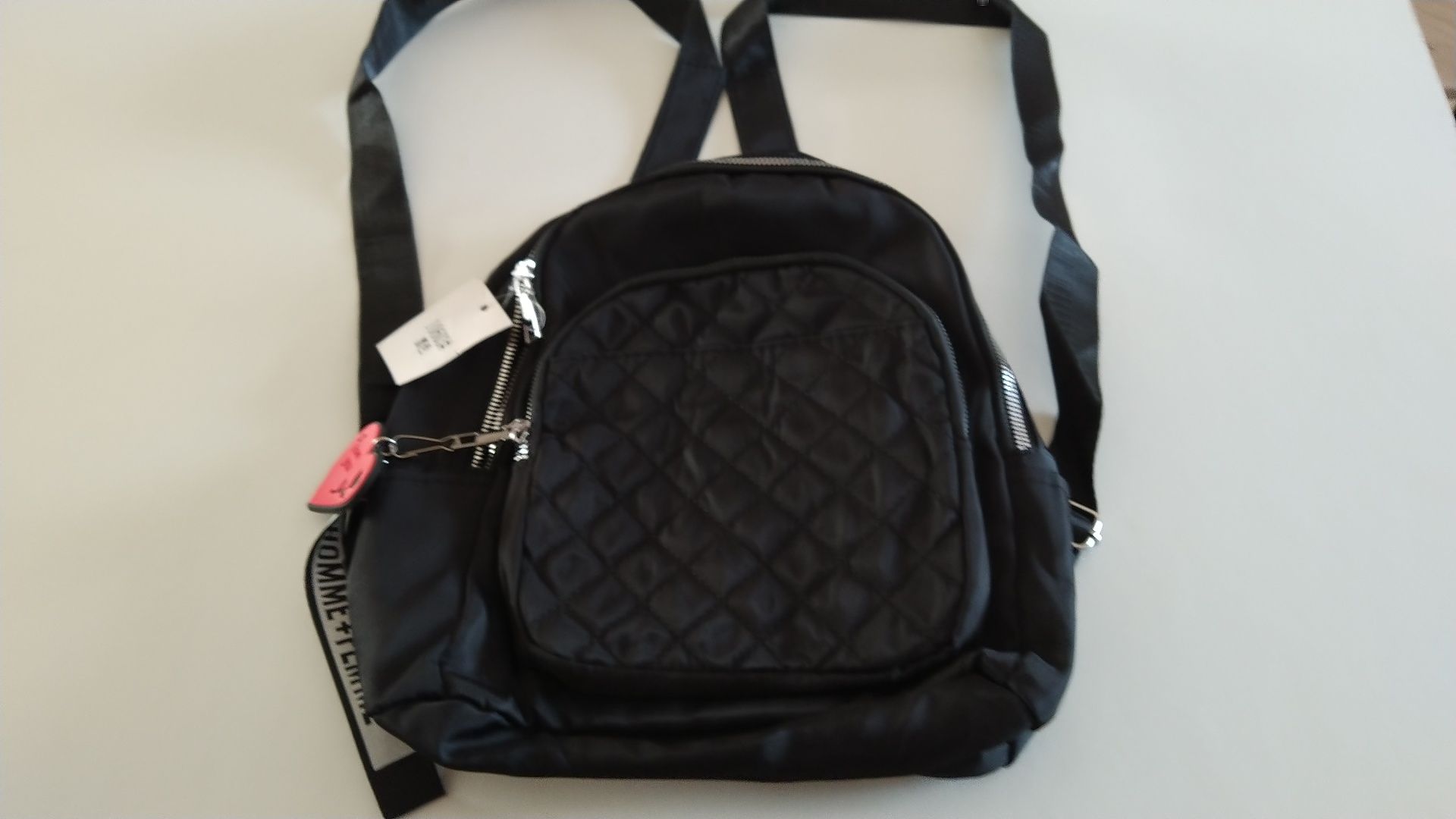 Mochila preta nova