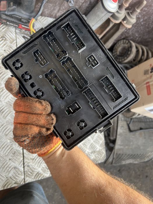 Блок предохранителей SsangYong Rodius 2008 Санг Йонг Родиус