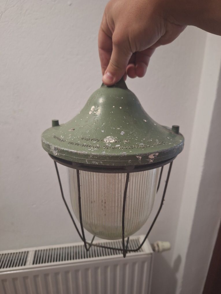 Lampy zbrojone przemysłowe