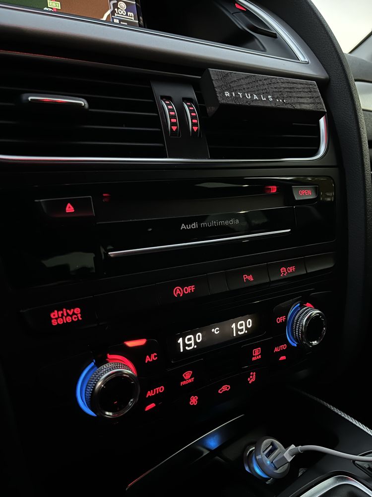 Продам Audi A4 b8