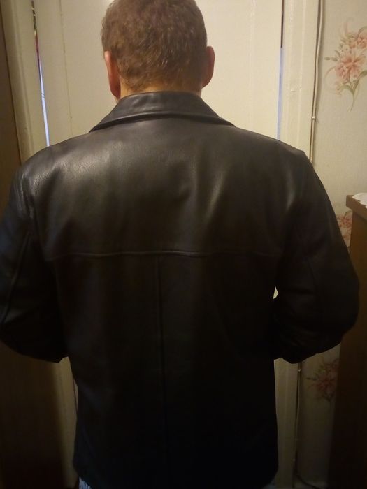Продам кожаную куртку мужскую