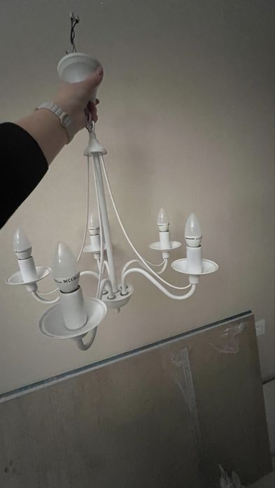 Люстра в стилі лоят