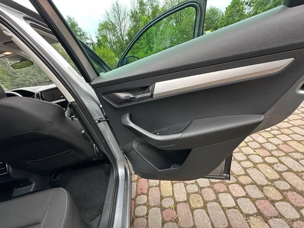Продам автомобіль Skoda Karoq
