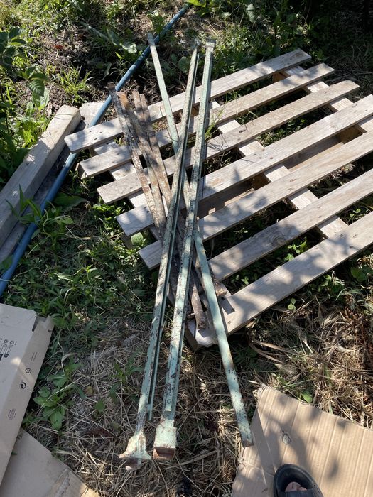 Cama antiga ferro maciço