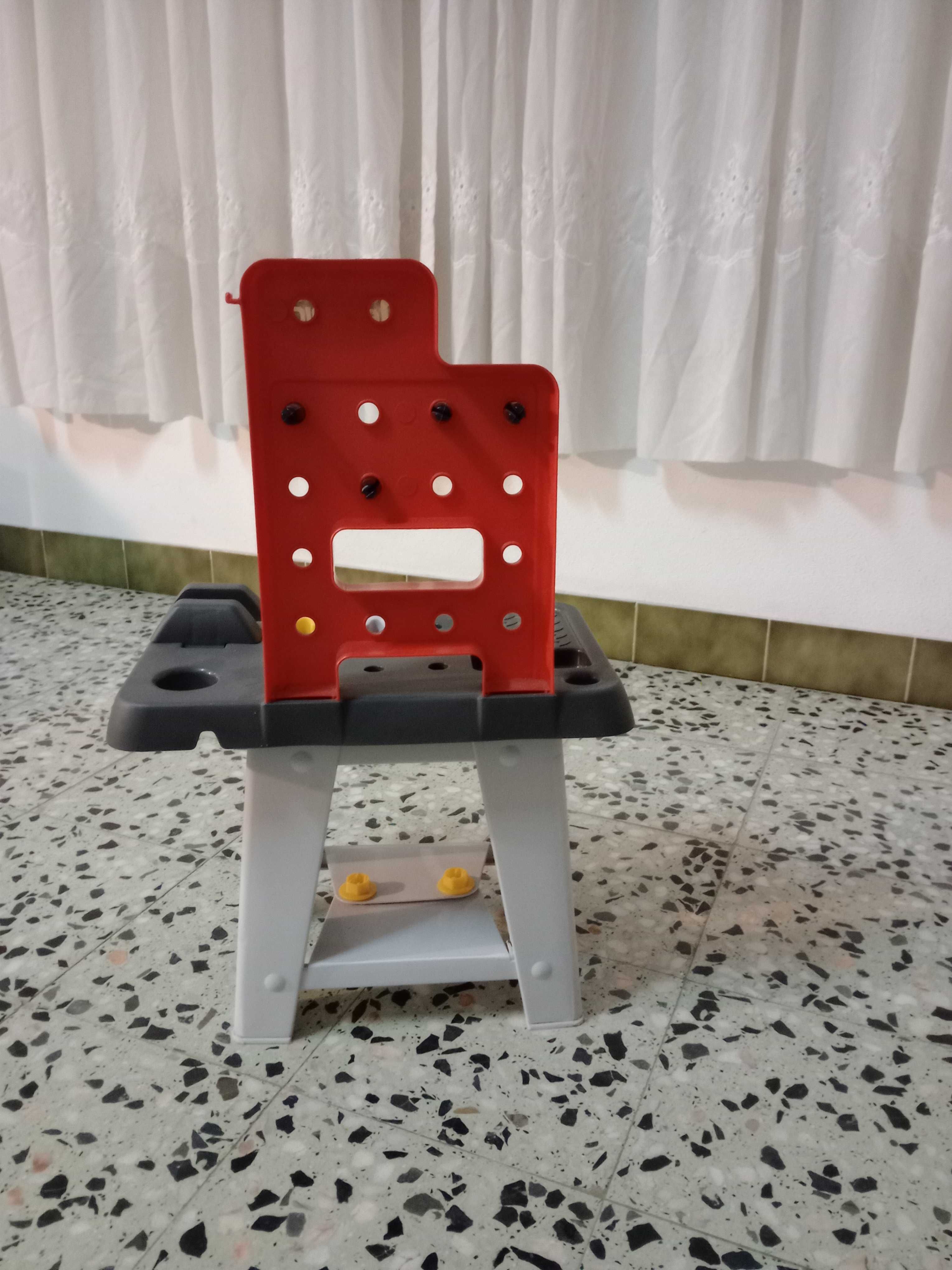 Bancada de ferramentas para criança