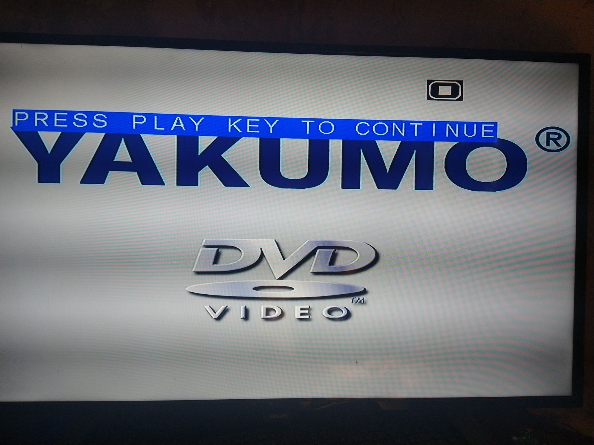 DVD yakumo z pilotem