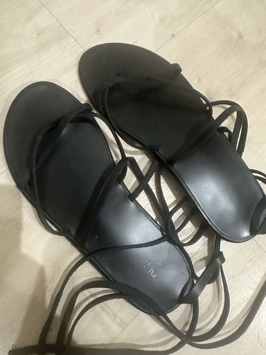 Стильні сандалі Zara з натуральної шкіри