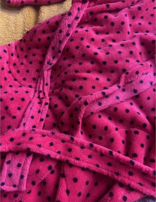 Жіночий халат червоного кольору