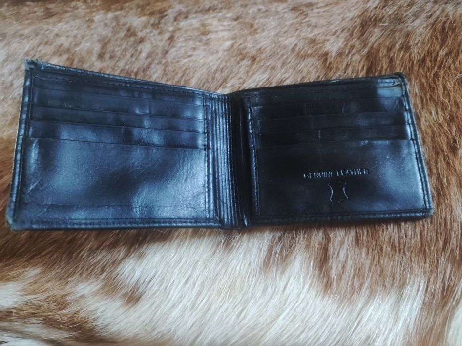 Carteira em pele genuína