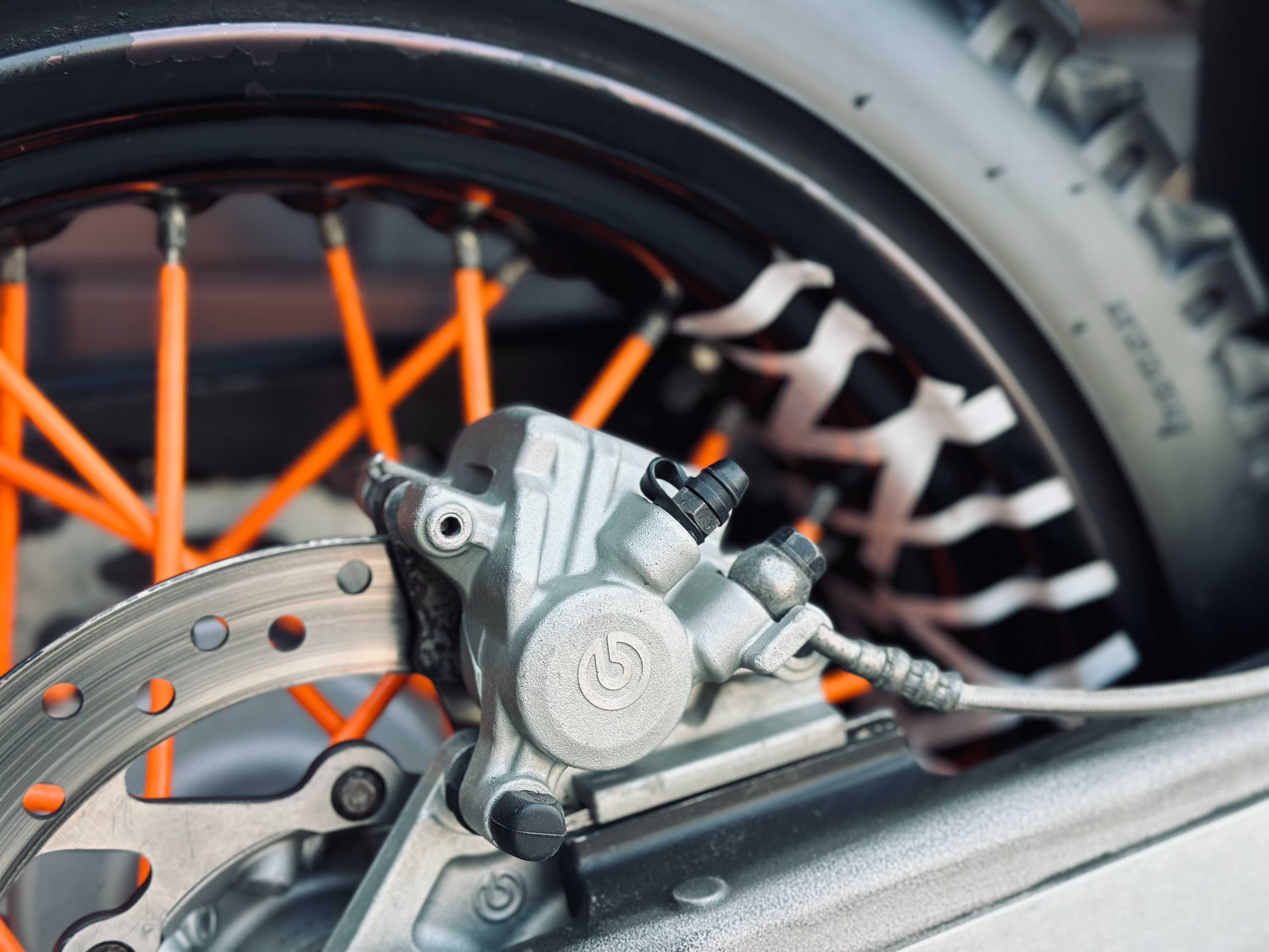 KTM SMC 690 R / Husqvarna 701 /